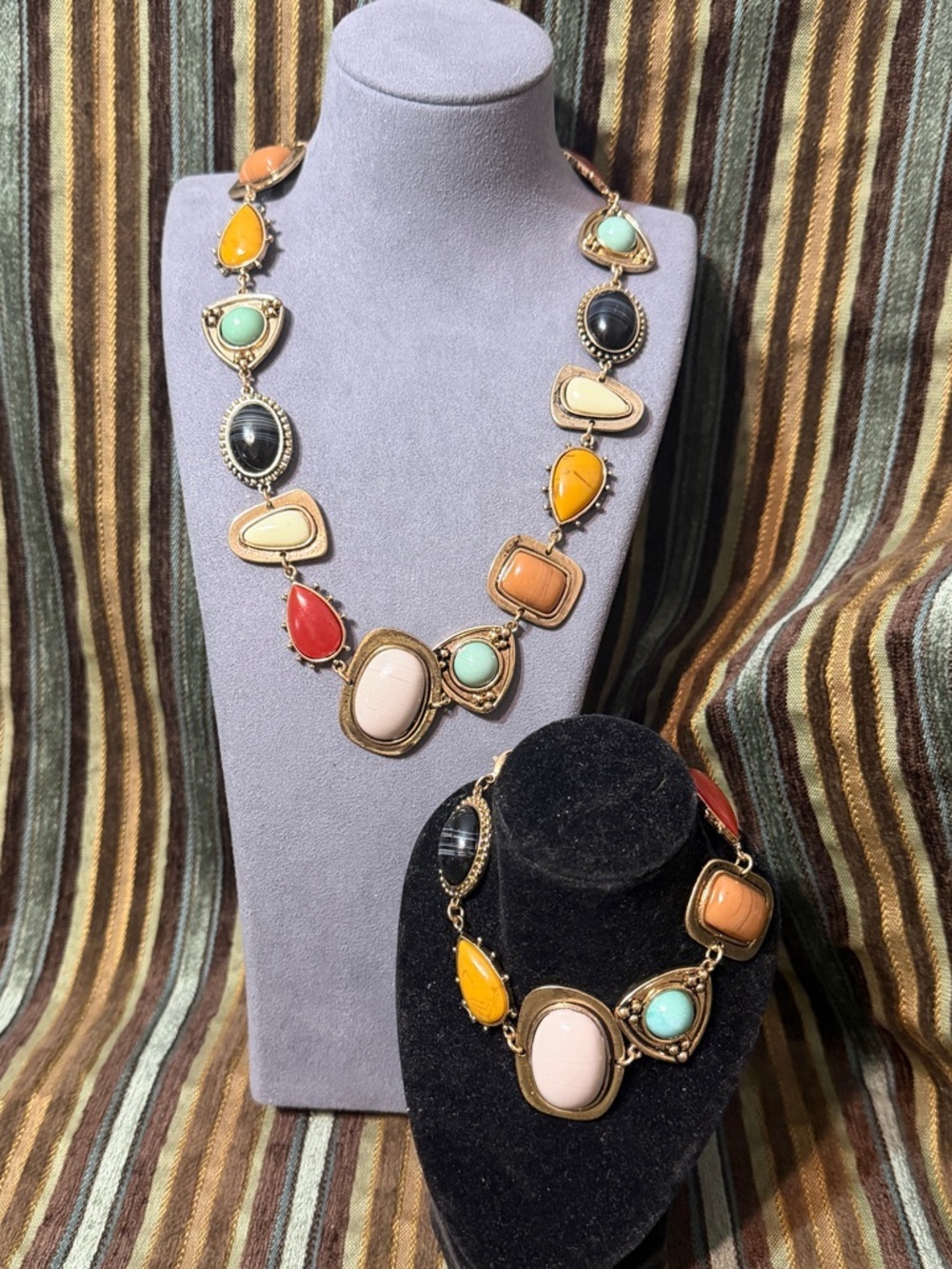 Source Unknown Multicolor Stone Necklace and Bracelet Set - Gold Tone☑️